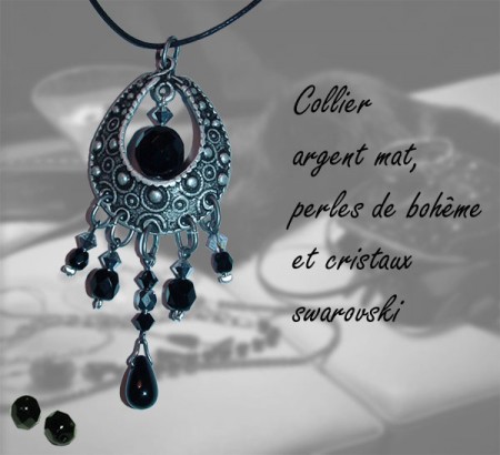 18 - Collier